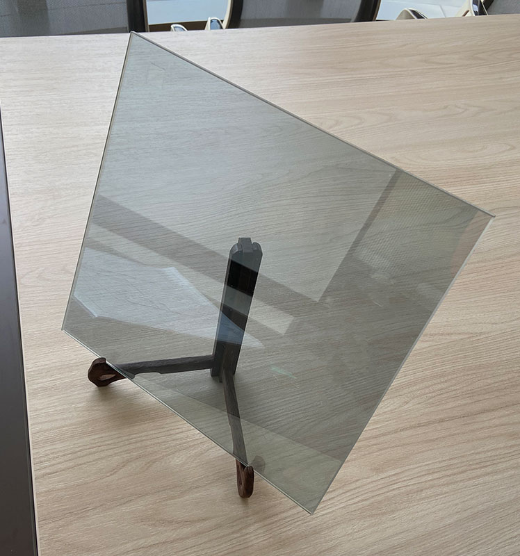Monolithic Reflective Glass